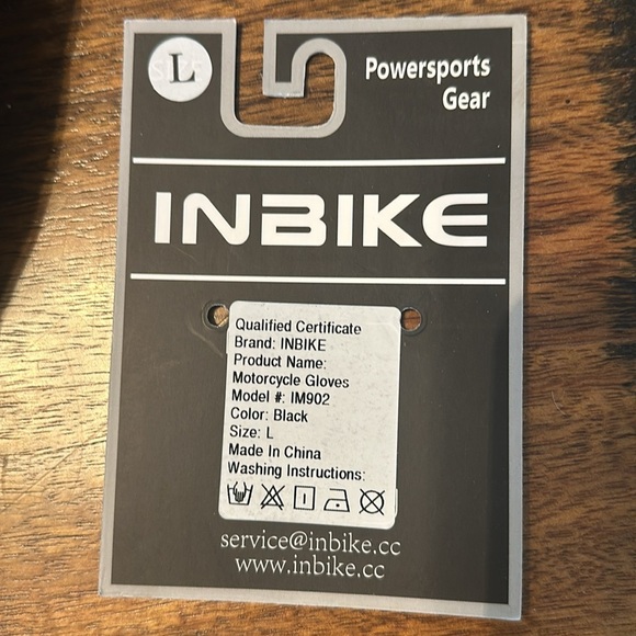 Biking gloves NWTs size large - Picture 4 of 5